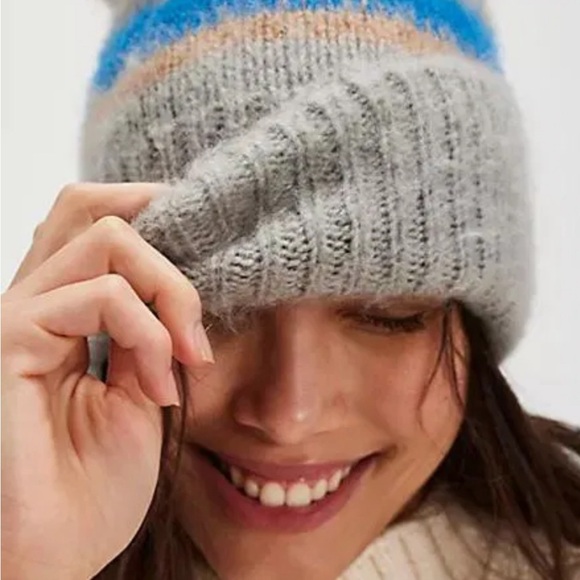 Free People Groove Striped Beanie ❤️ NWOT - Picture 3 of 5